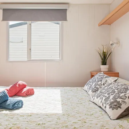 Oasis On The River 2 *