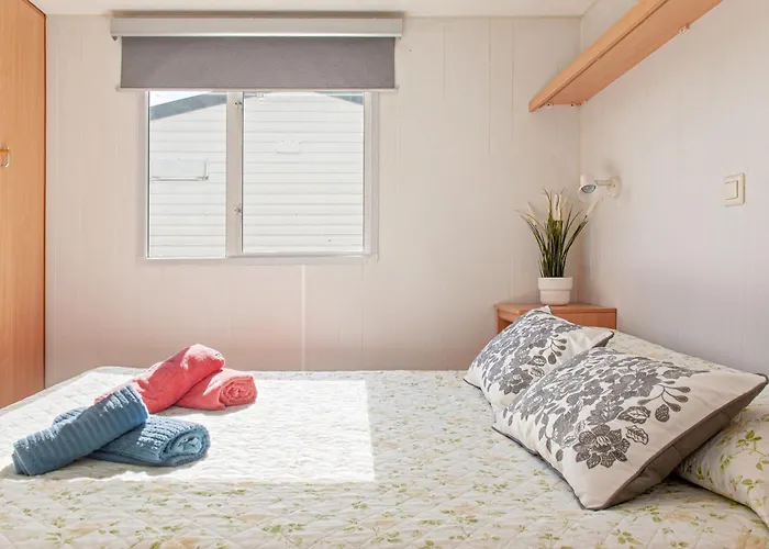 Oasis On The River 2 *