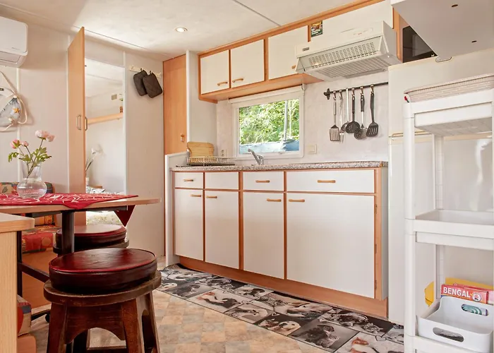 Oasis On The River 2 *