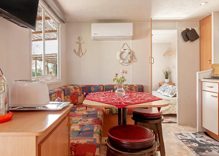 Oasis On The River 2 *