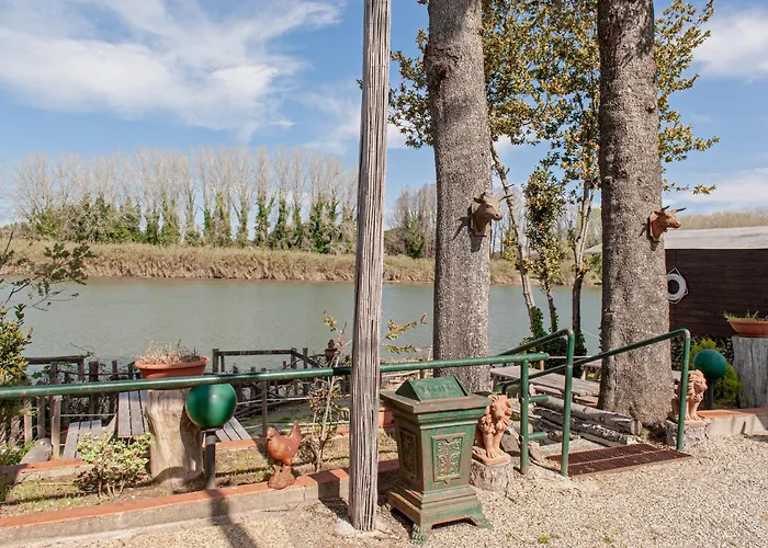 Oasis On The River 2 *